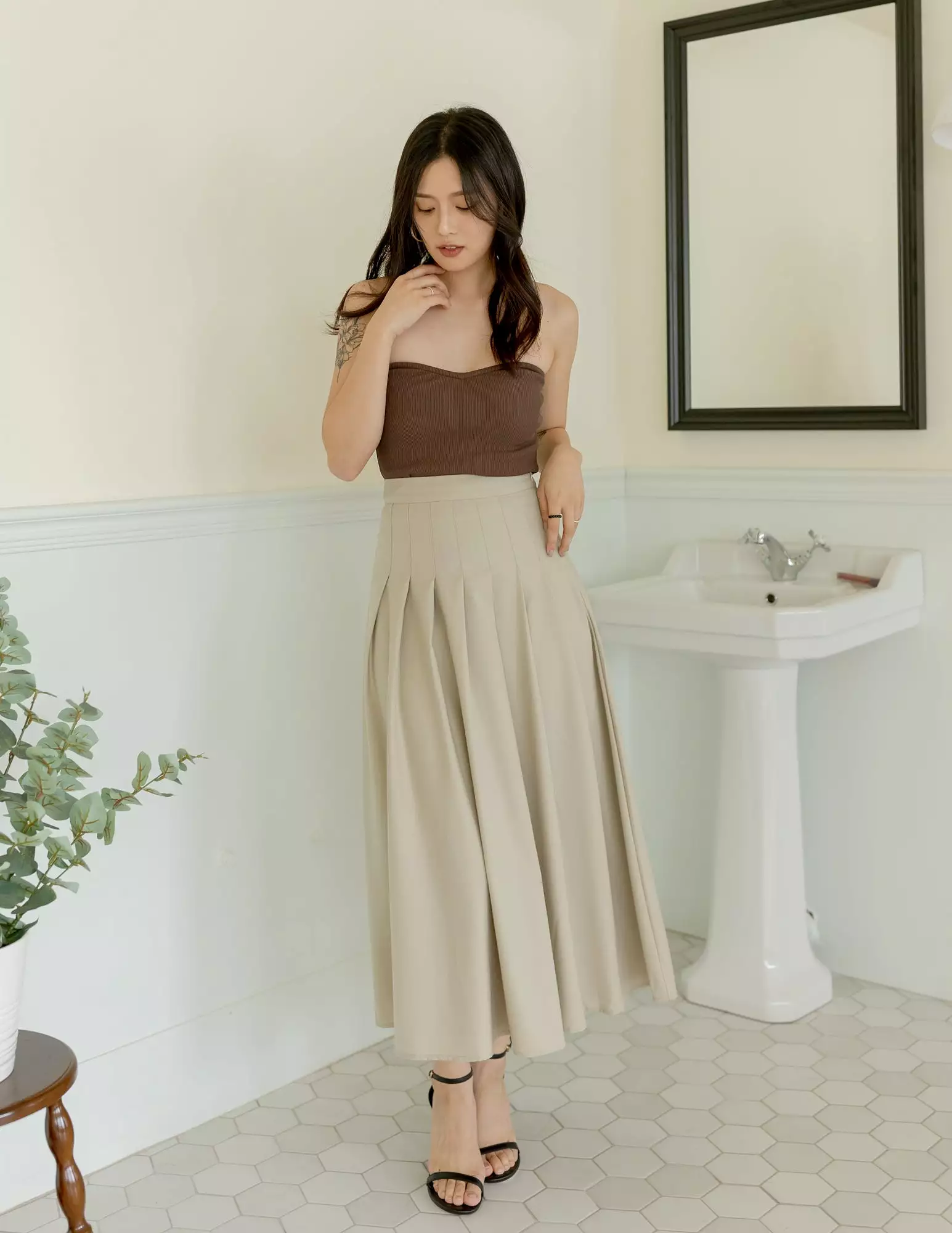 Colette Pleated Skirt in Khaki