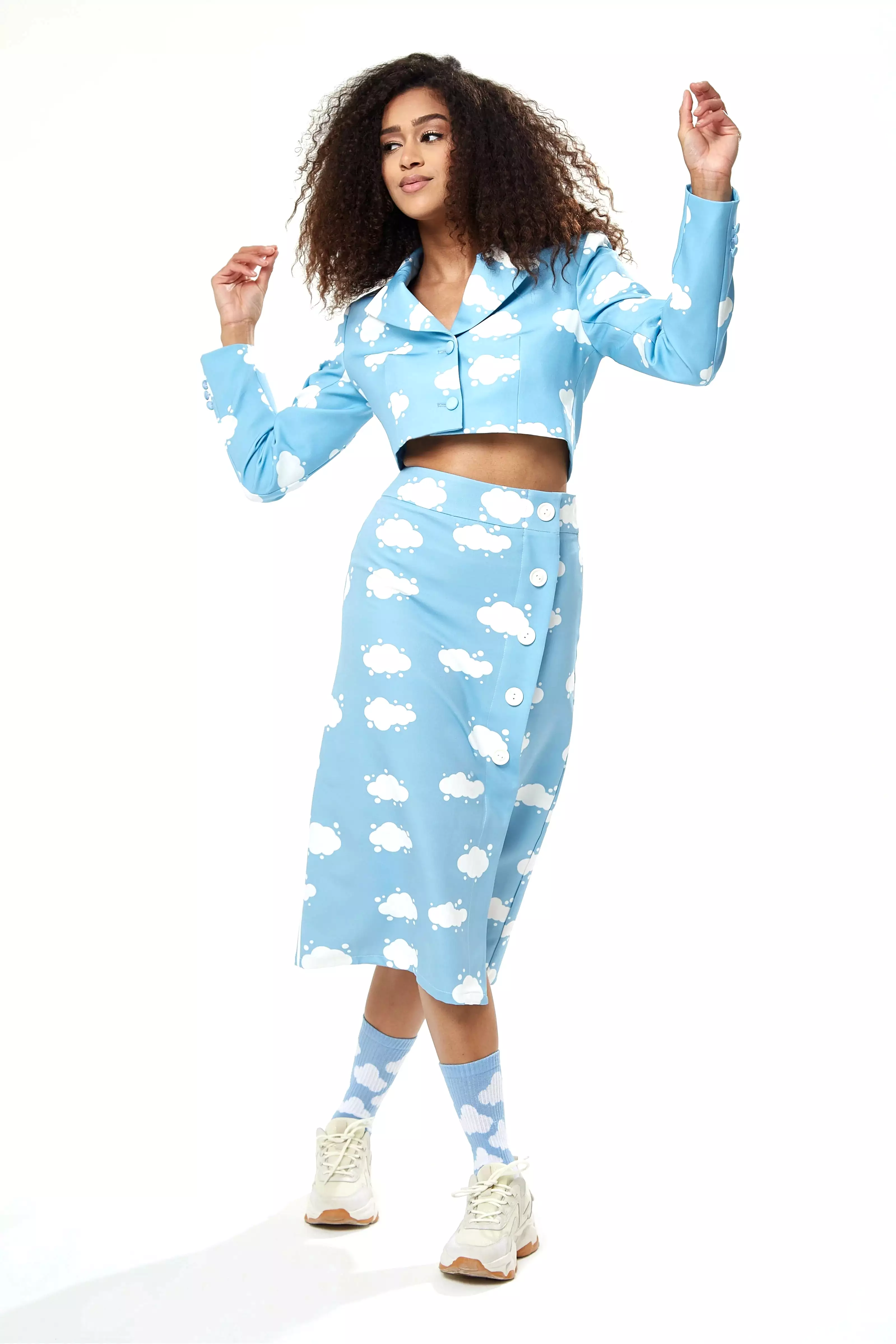 Liquorish Cloud Print Skirt In Blue