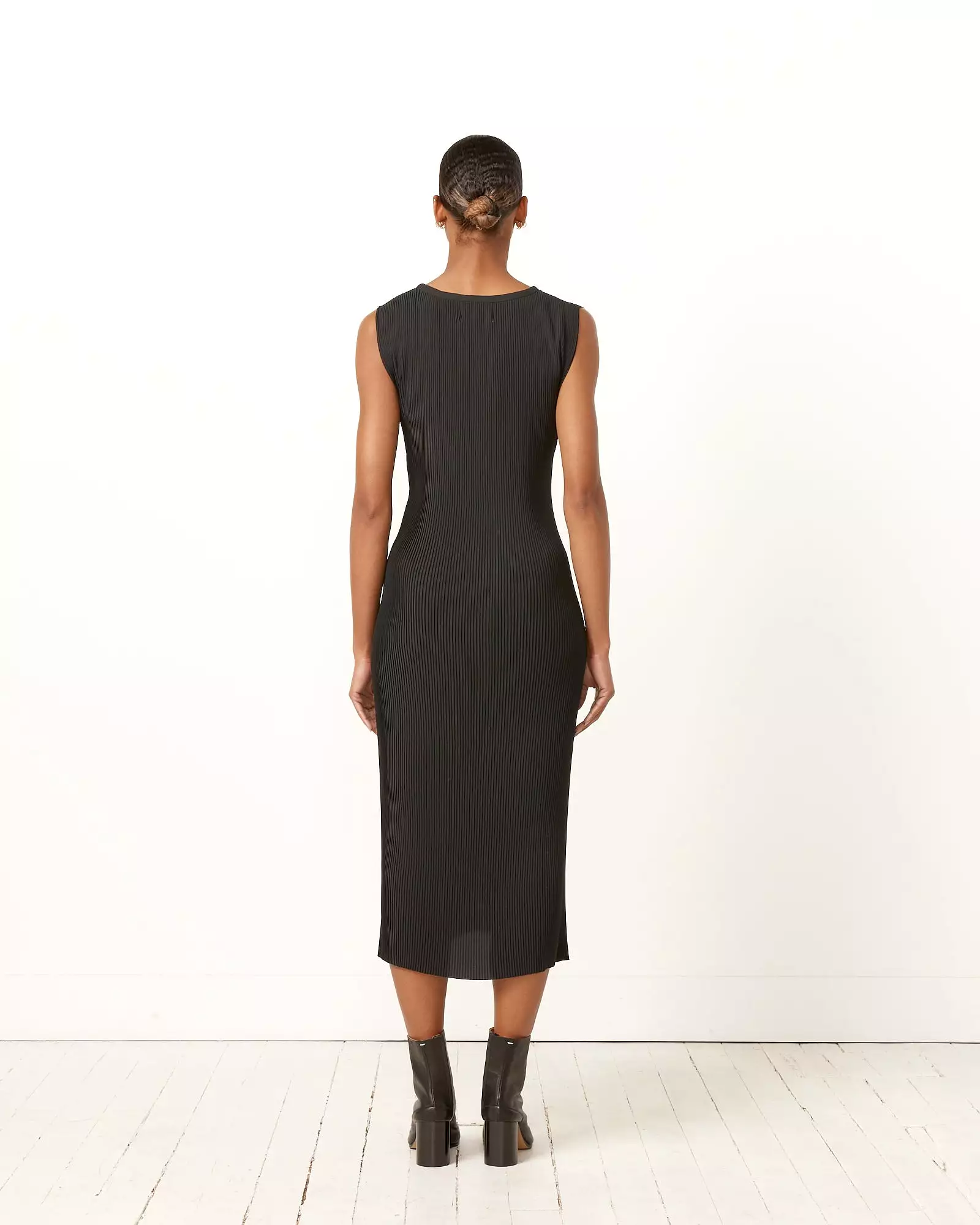 Pull Plisse Dress in Black