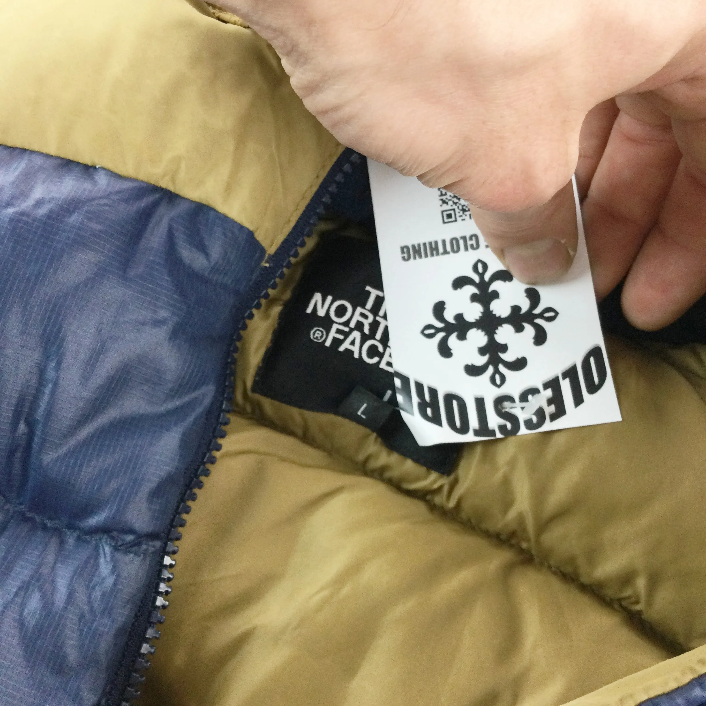 The North Face Nuptse Hooded Puffer Jacket - Women/L